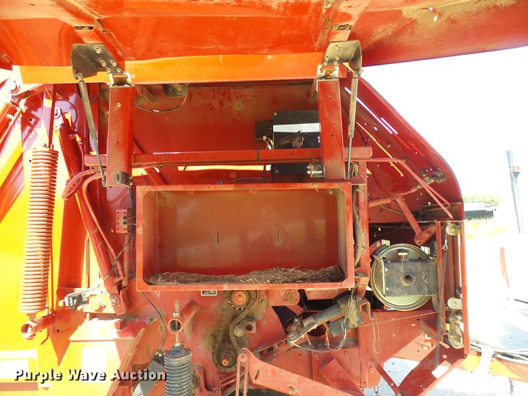 image for item DF7293 2008 New Holland BR7090 round baler