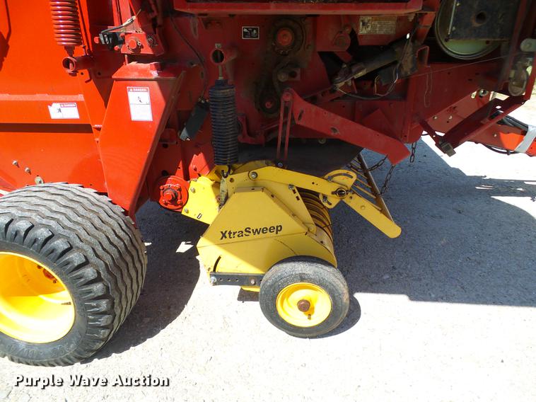 image for item DF7293 2008 New Holland BR7090 round baler