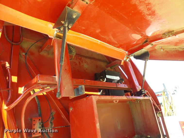 image for item DF7293 2008 New Holland BR7090 round baler