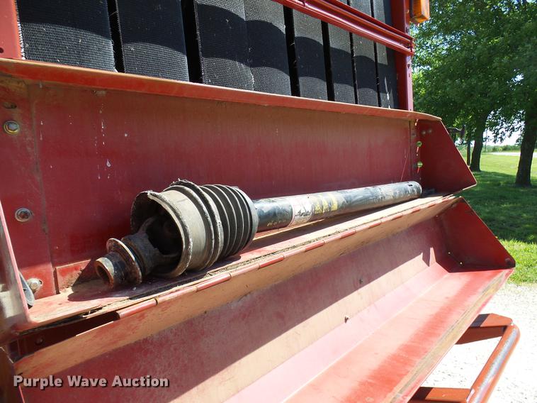 image for item DF7293 2008 New Holland BR7090 round baler