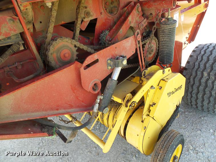image for item DF7293 2008 New Holland BR7090 round baler