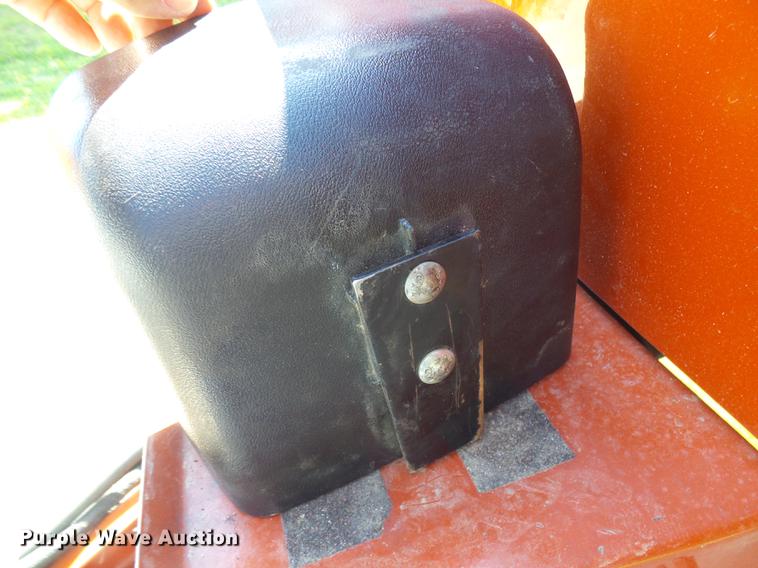 image for item DF7293 2008 New Holland BR7090 round baler