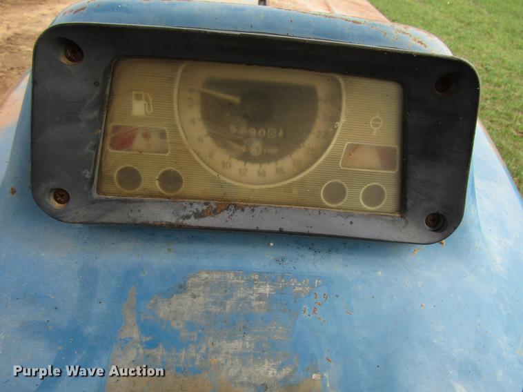 image for item DF8049 1987 Ford 5900 tractor