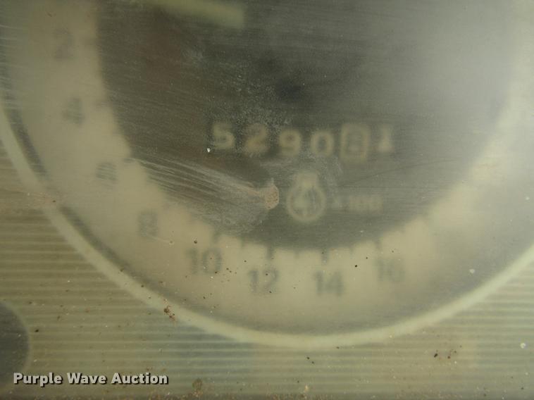 image for item DF8049 1987 Ford 5900 tractor