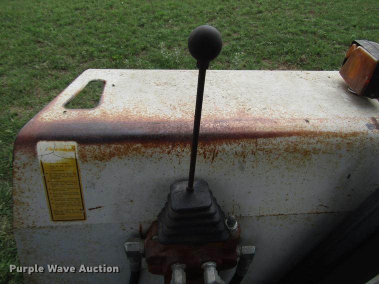 image for item DF8049 1987 Ford 5900 tractor