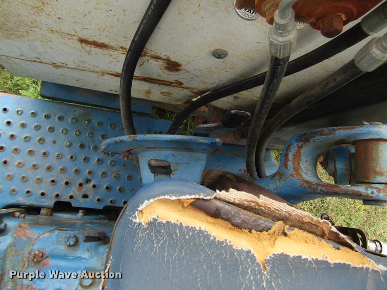 image for item DF8049 1987 Ford 5900 tractor