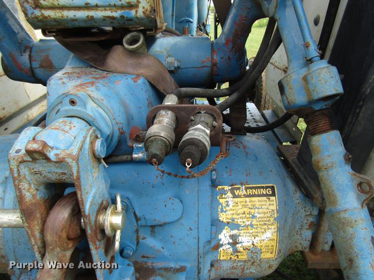 image for item DF8049 1987 Ford 5900 tractor