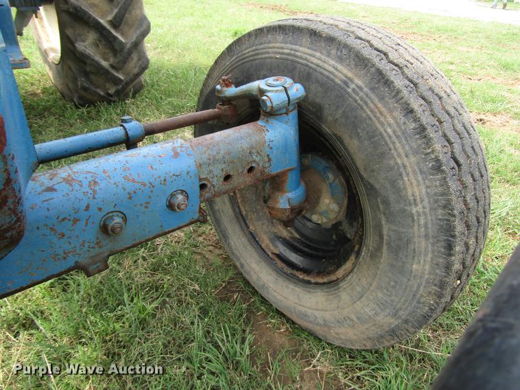 image for item DF8049 1987 Ford 5900 tractor