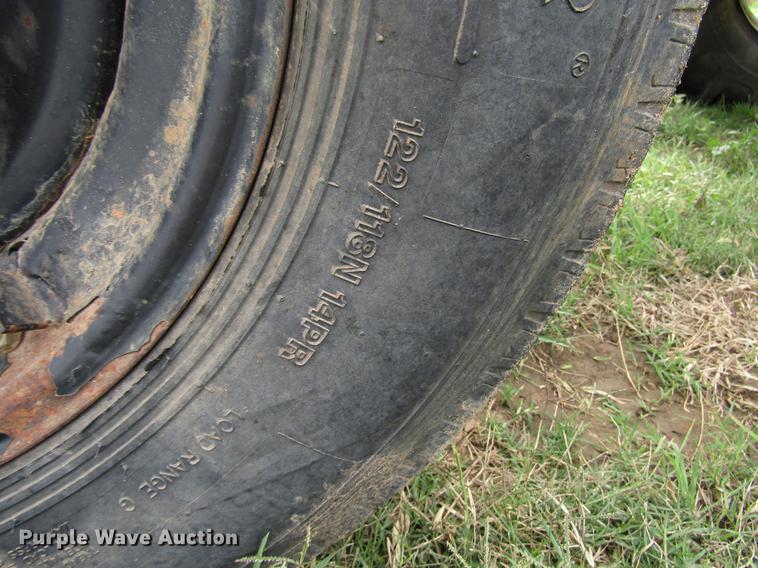 image for item DF8049 1987 Ford 5900 tractor