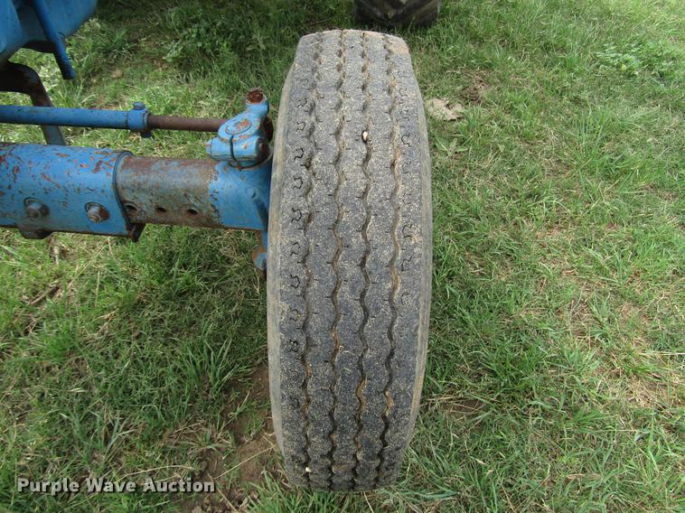 image for item DF8049 1987 Ford 5900 tractor