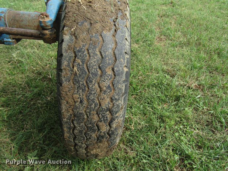 image for item DF8049 1987 Ford 5900 tractor