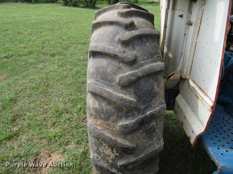 image for item DF8049 1987 Ford 5900 tractor