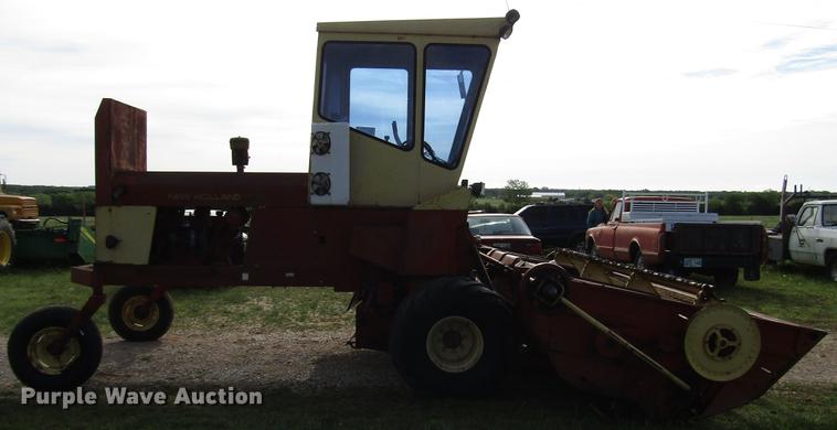 image for item DF8055 New Holland 910 windrower