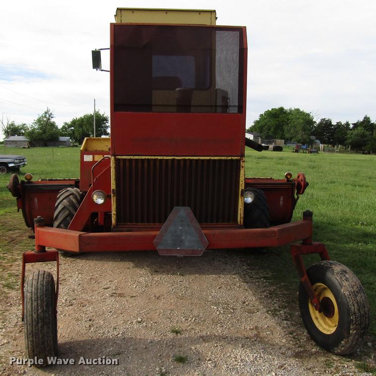 image for item DF8055 New Holland 910 windrower