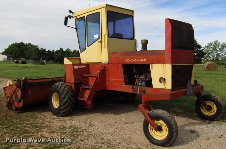 image for item DF8055 New Holland 910 windrower