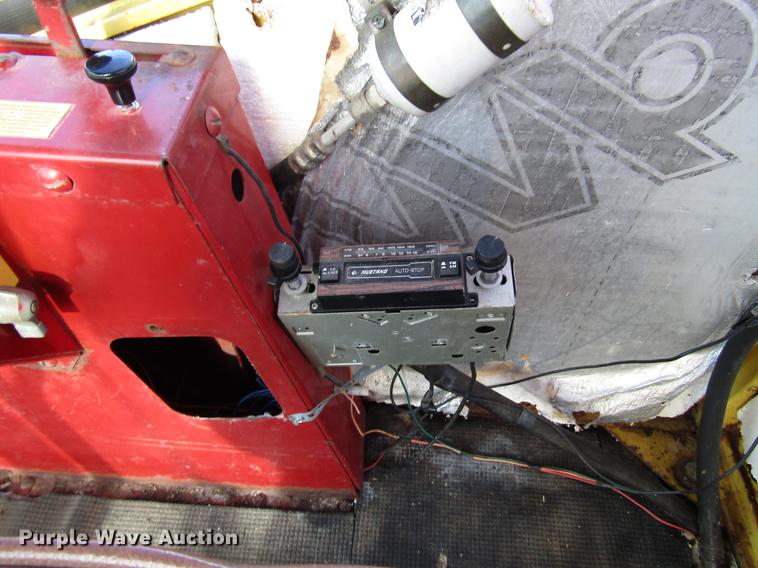 image for item DF8055 New Holland 910 windrower