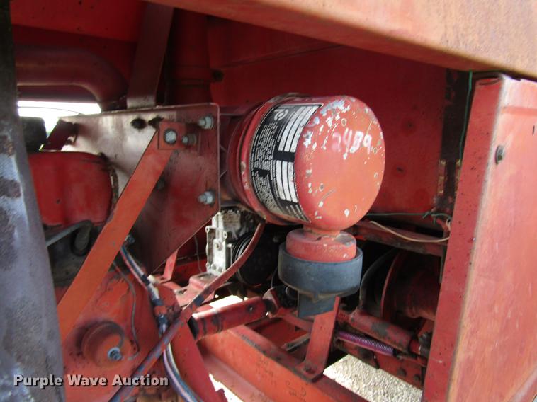 image for item DF8055 New Holland 910 windrower