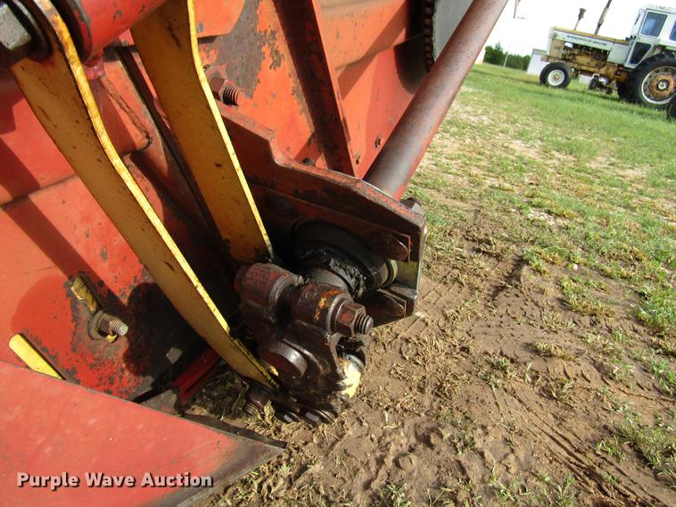image for item DF8055 New Holland 910 windrower