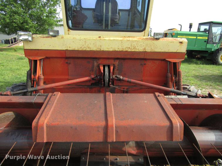 image for item DF8055 New Holland 910 windrower