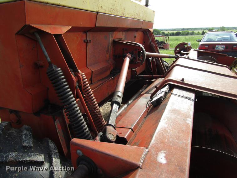 image for item DF8055 New Holland 910 windrower