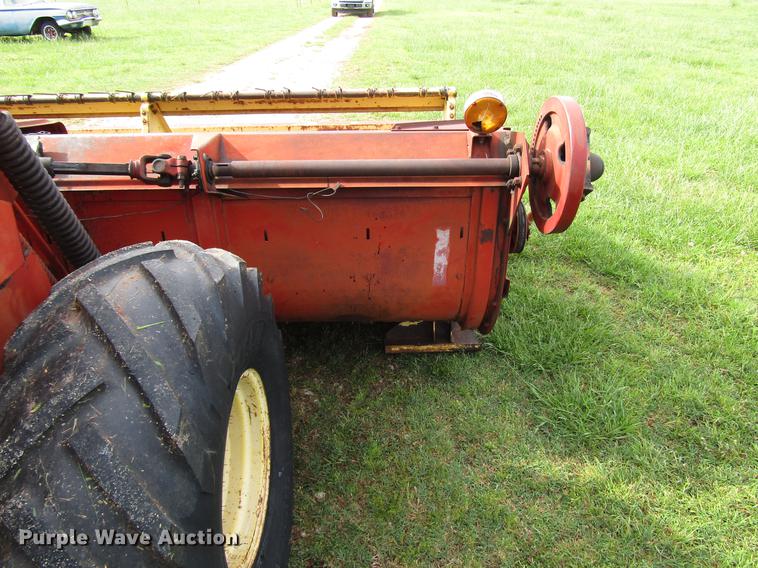 image for item DF8055 New Holland 910 windrower