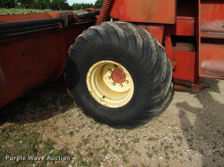 image for item DF8055 New Holland 910 windrower