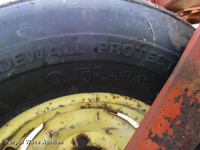 image for item DF8055 New Holland 910 windrower