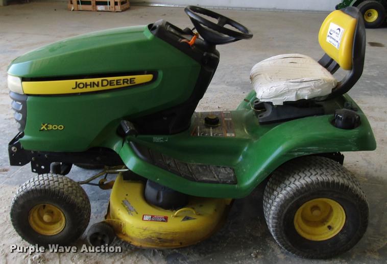 image for item DF8080 2007 John Deere X300 lawn mower