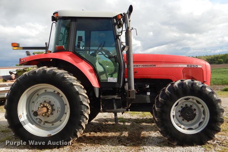 image for item DG1061 2002 Massey-Ferguson 8250 MFWD tractor
