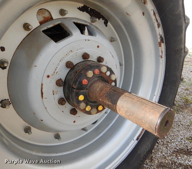 image for item DG1061 2002 Massey-Ferguson 8250 MFWD tractor