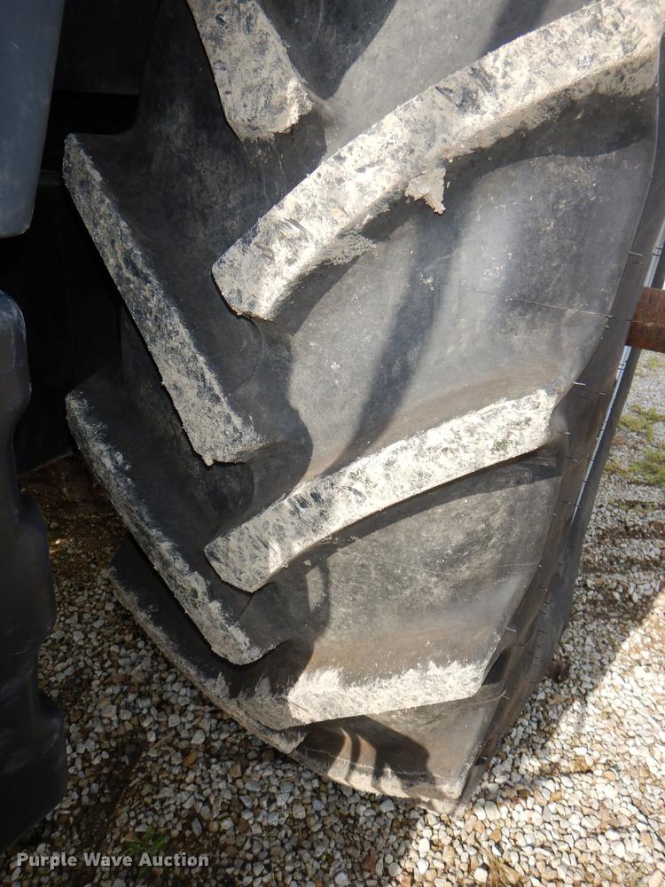 image for item DG1061 2002 Massey-Ferguson 8250 MFWD tractor