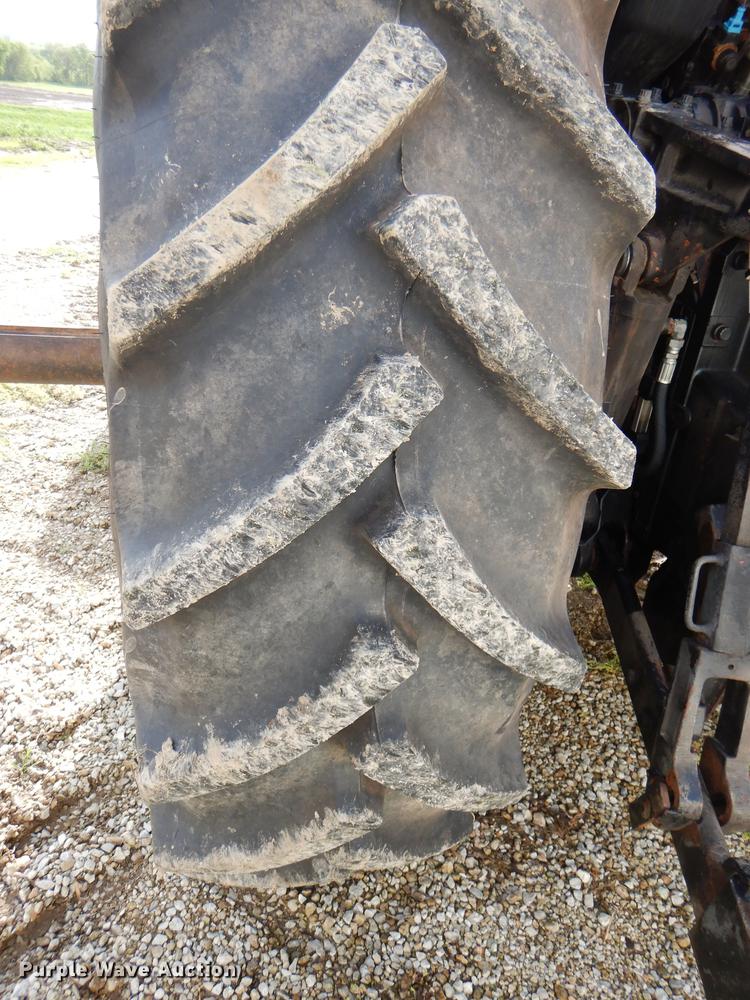 image for item DG1061 2002 Massey-Ferguson 8250 MFWD tractor