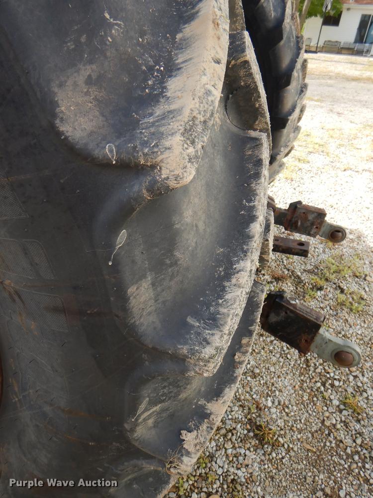 image for item DG1061 2002 Massey-Ferguson 8250 MFWD tractor