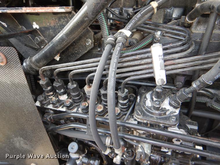 image for item DG1061 2002 Massey-Ferguson 8250 MFWD tractor