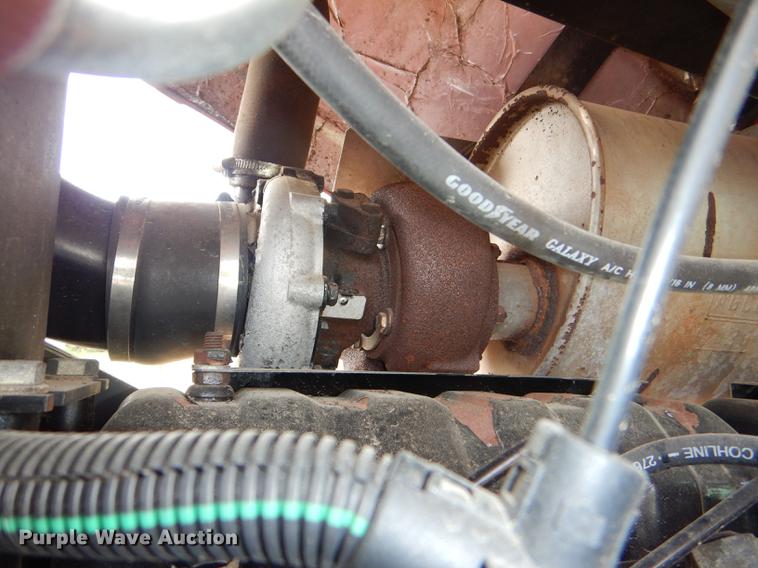 image for item DG1061 2002 Massey-Ferguson 8250 MFWD tractor