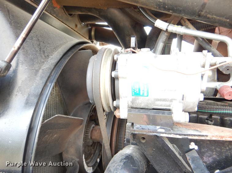 image for item DG1061 2002 Massey-Ferguson 8250 MFWD tractor