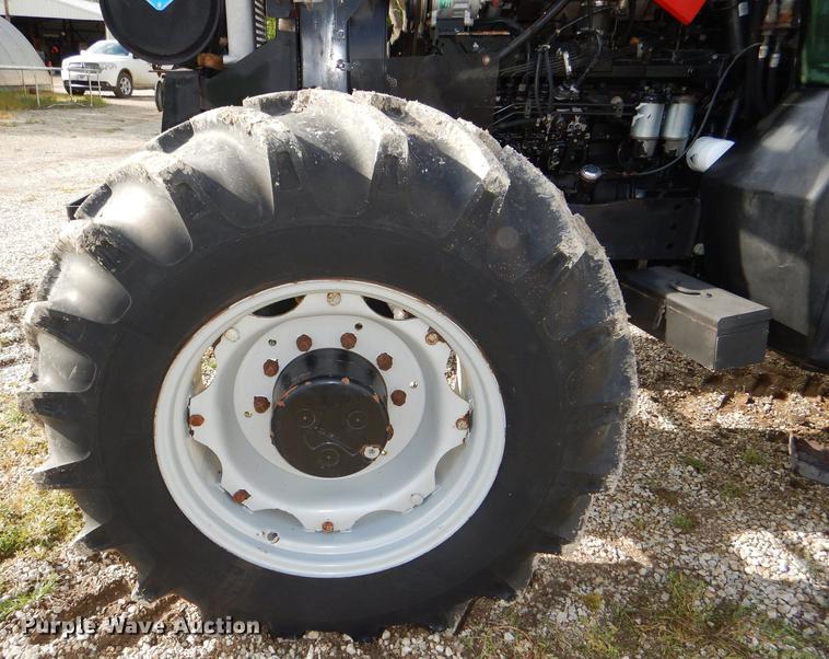 image for item DG1061 2002 Massey-Ferguson 8250 MFWD tractor