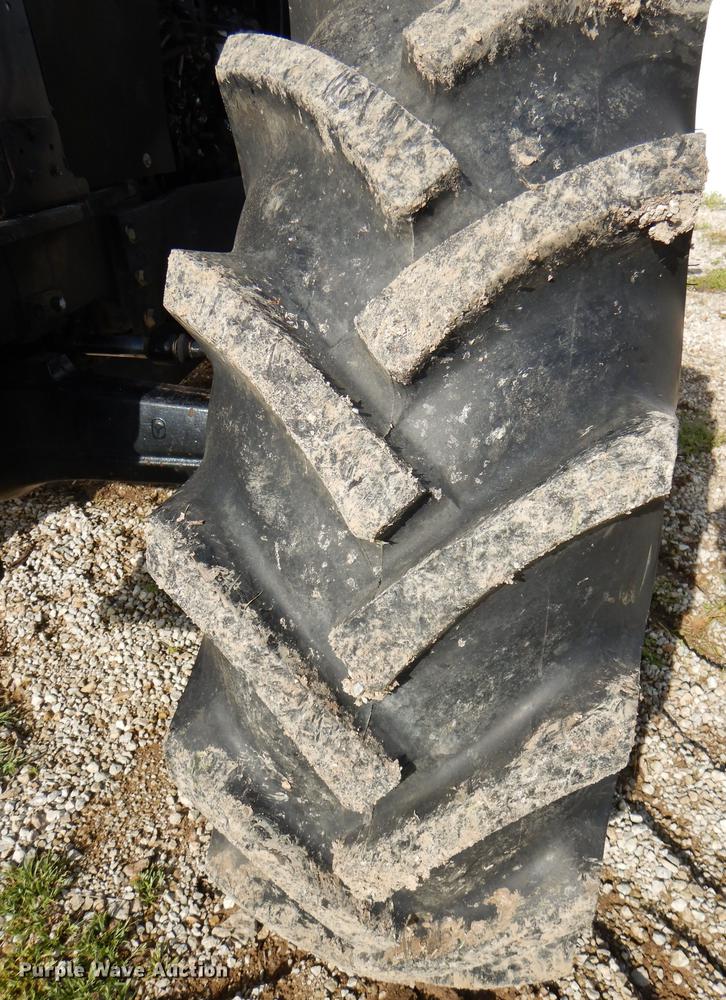 image for item DG1061 2002 Massey-Ferguson 8250 MFWD tractor