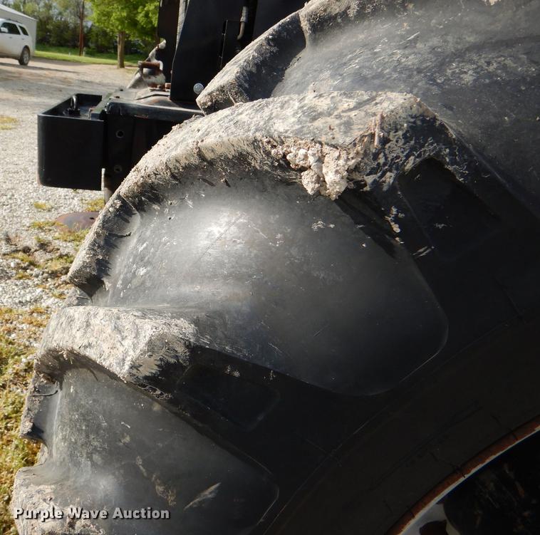 image for item DG1061 2002 Massey-Ferguson 8250 MFWD tractor