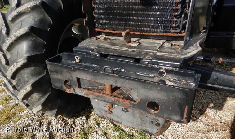 image for item DG1061 2002 Massey-Ferguson 8250 MFWD tractor