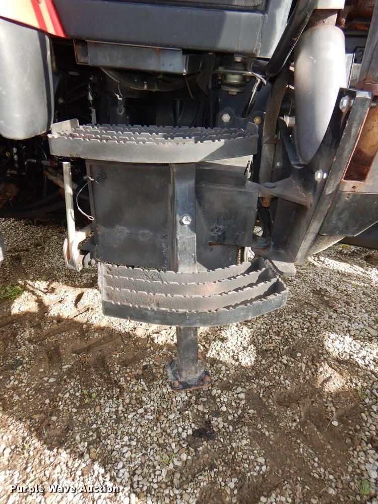 image for item DG1061 2002 Massey-Ferguson 8250 MFWD tractor