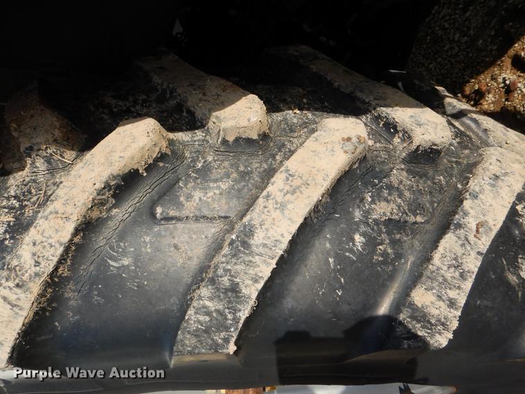 image for item DG1061 2002 Massey-Ferguson 8250 MFWD tractor