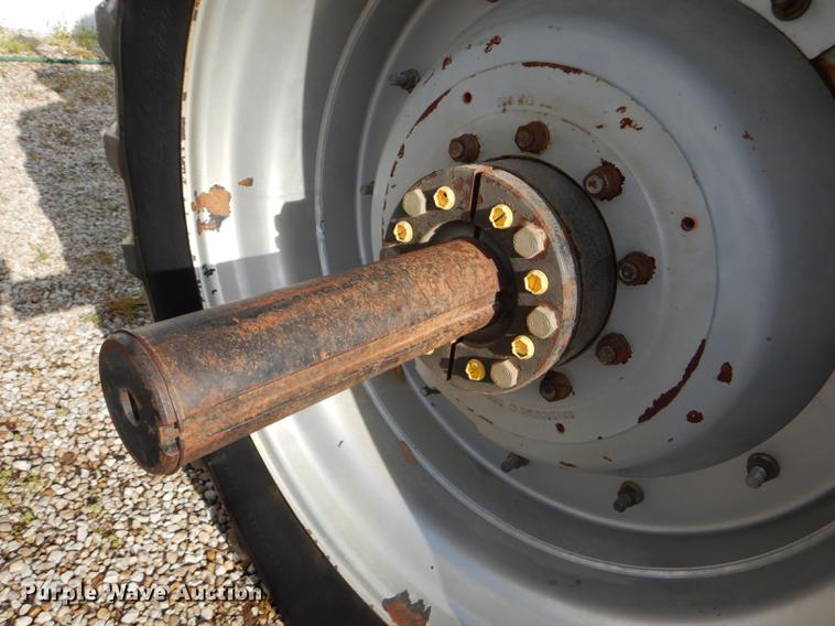 image for item DG1061 2002 Massey-Ferguson 8250 MFWD tractor