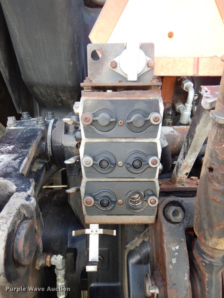 image for item DG1061 2002 Massey-Ferguson 8250 MFWD tractor