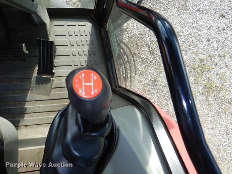 image for item DG1061 2002 Massey-Ferguson 8250 MFWD tractor