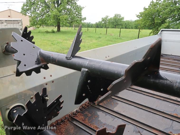 image for item DG3438 2005 Hesston S390 manure spreader