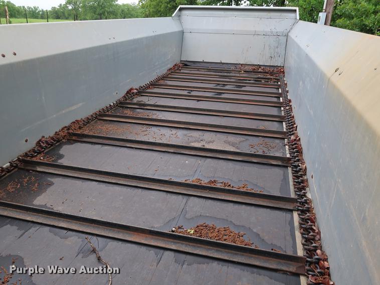 image for item DG3438 2005 Hesston S390 manure spreader