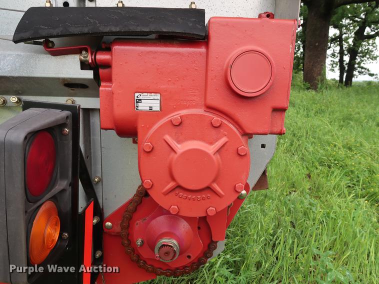 image for item DG3438 2005 Hesston S390 manure spreader