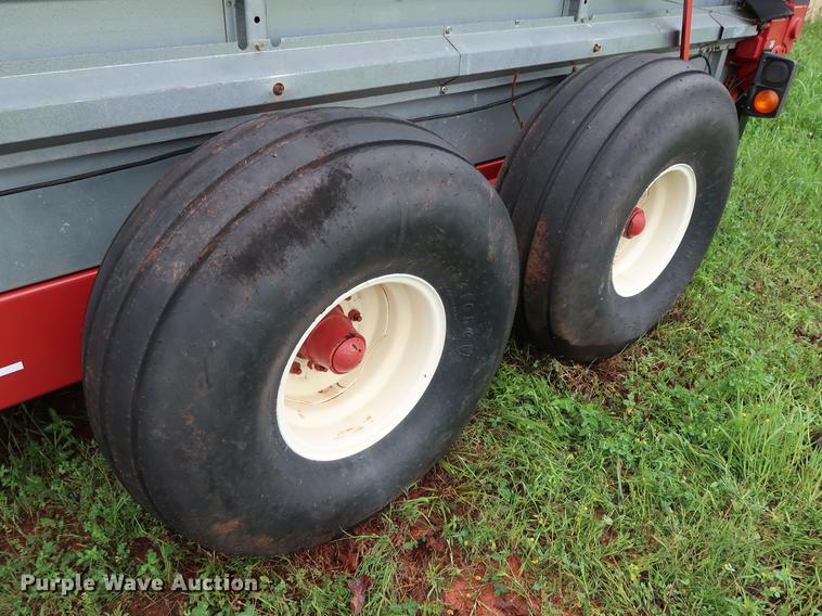 image for item DG3438 2005 Hesston S390 manure spreader