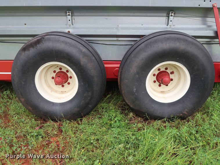 image for item DG3438 2005 Hesston S390 manure spreader